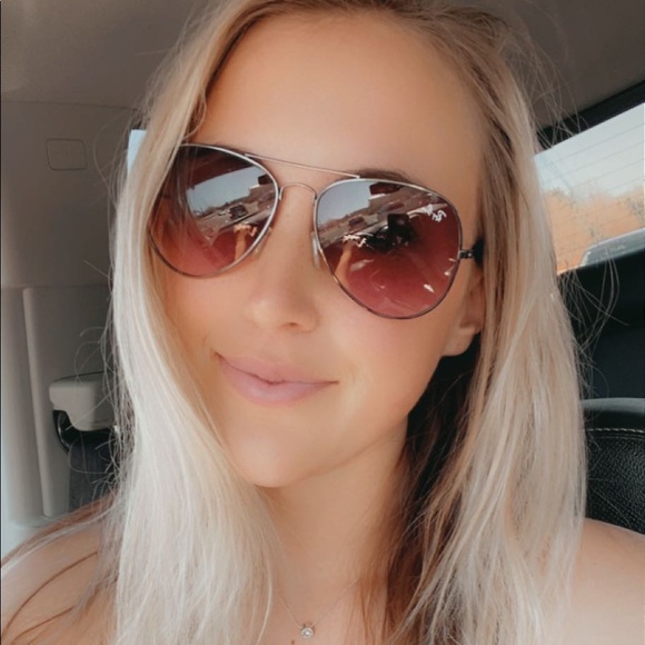 Meet your Posher, Brittany - Picture 1 of 1